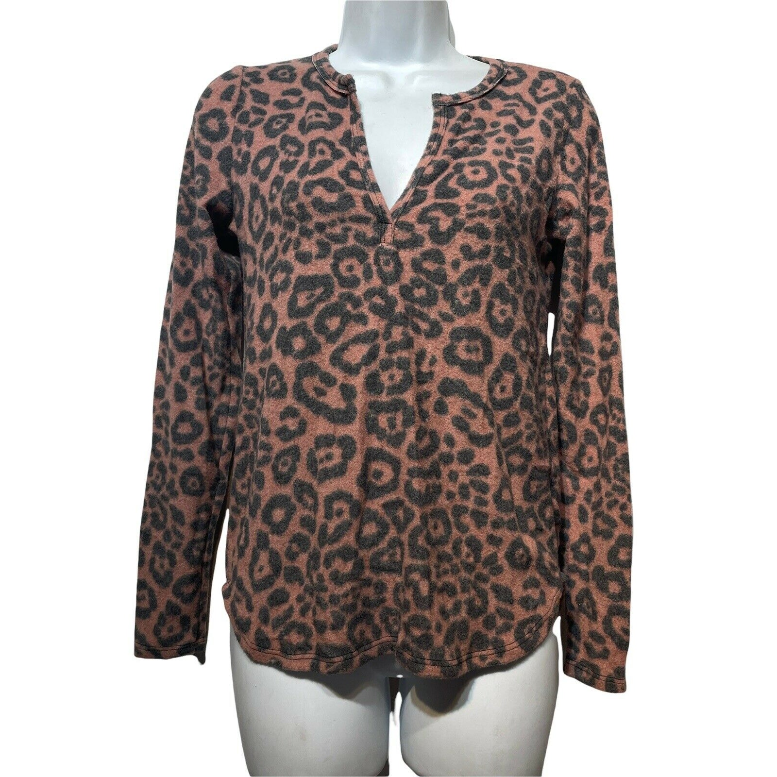 Socialite Rust Black Cheetah Leopard Animal Print V Neck Pullover Size S